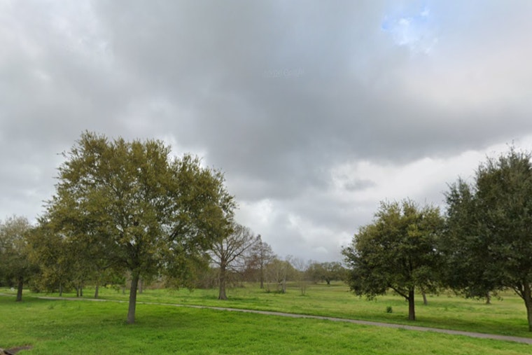 New Orleans Braces for Possible Showers and Thunderstorms as Seasonal Heat Persists