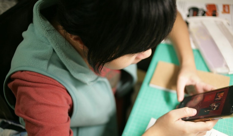 New York City Bans Student Use of Personal Devices in Schools to Minimize Distractions