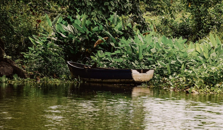New York City Battles with Hundreds of Abandoned Boats Polluting Local Waterways