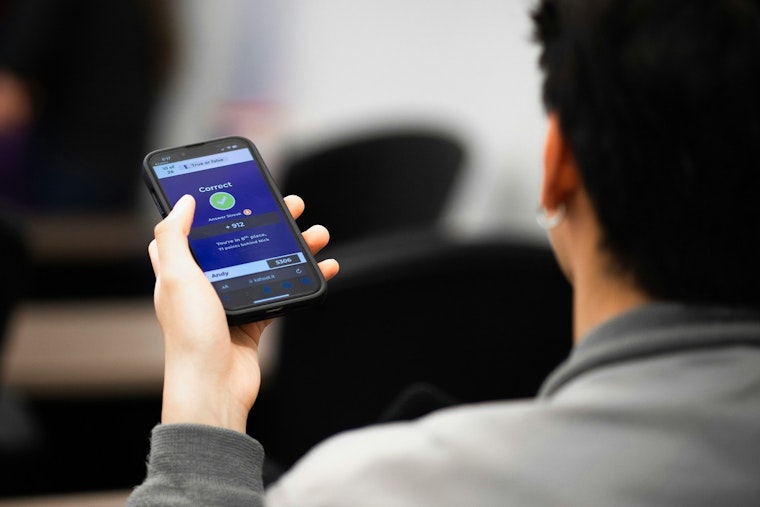 New York Governor Kathy Hochul Launches Statewide Smartphone Restriction Policy for Schools