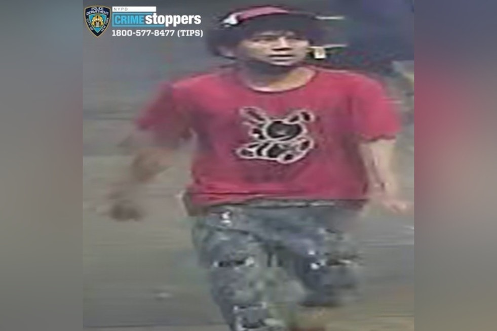 NYPD Seeks Public’s Help in Identifying Suspect in Brooklyn Subway Grand Larceny Case