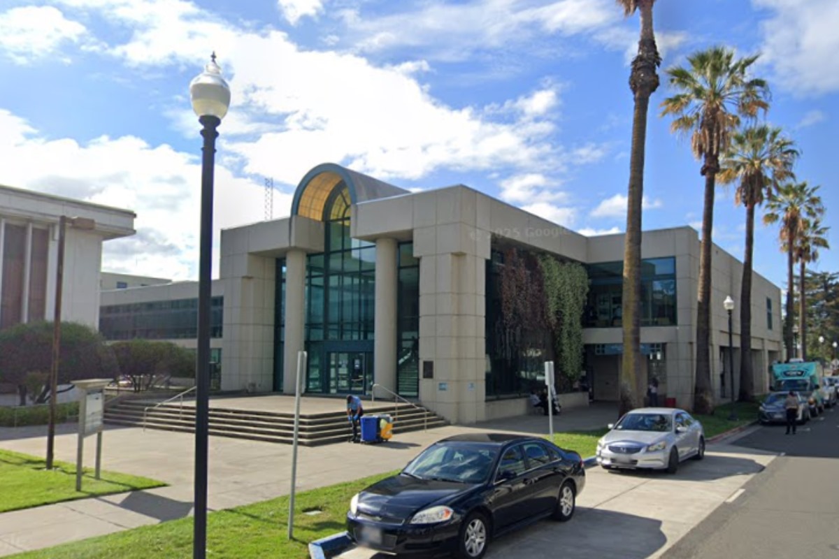 Oakland Attorney Charged with Smuggling Contraband into Solano County