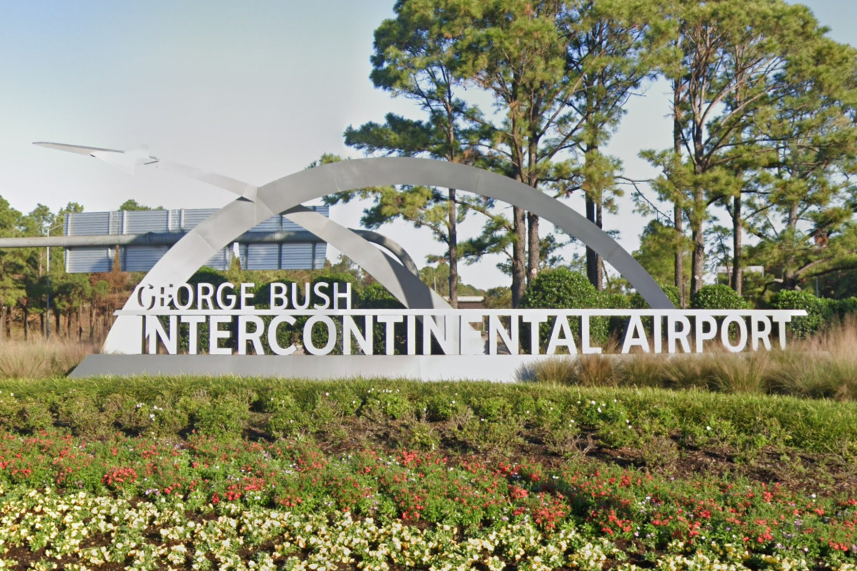 Palestinian Son Reunited With Father in Houston After Nine-Day Detainment at Bush Intercontinental Airport