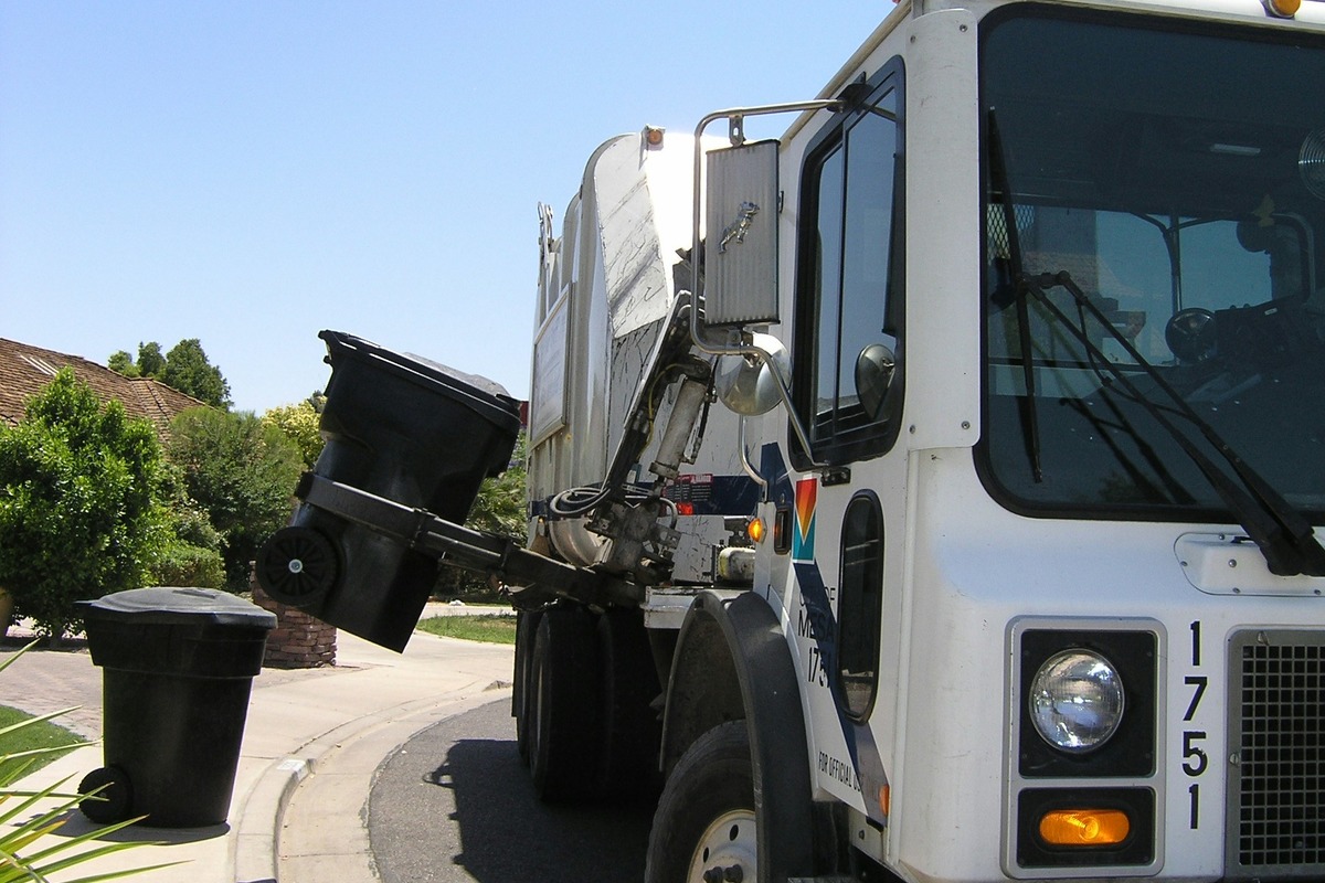 Philadelphia Sanitation Services - Philadelphia Sanitation Services Resume As Workers Vote On New Labor Deal Amid Citywide Cleanup Efforts 1.webp
