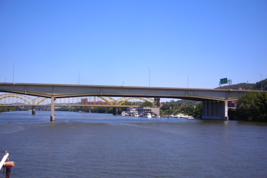 Pittsburgh Commuters Navigate New Traffic Patterns Amid Veterans Bridge Repairs