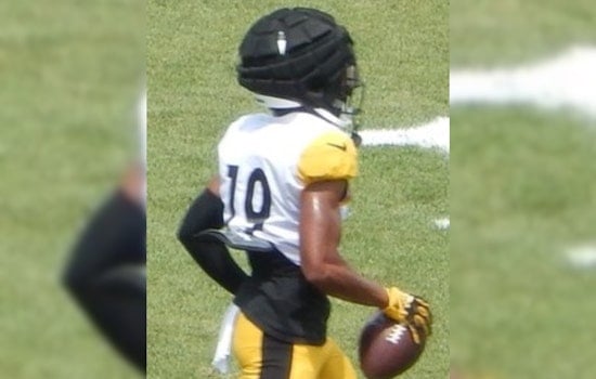 Pittsburgh Steelers' Calvin Austin III Hosts Inaugural STEAM Camp for Memphis Youth