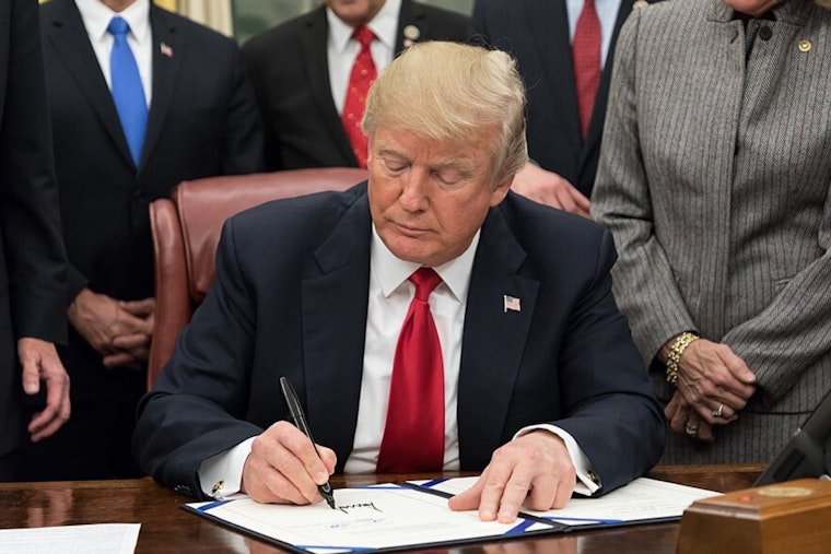 President Trump Signs Proclamation Granting Regulatory Relief to Coal-Fired Power Plants Amid Emission Standards Debate