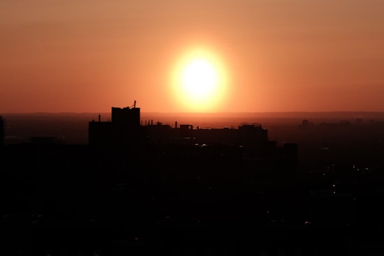 Raleigh Residents Warned of Dangerous Temperatures and Storm Risks Under Heat Advisory