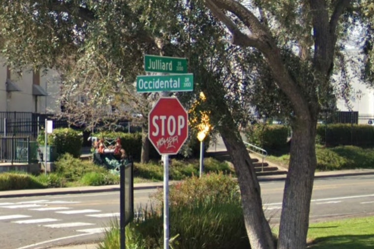 Sacramento Police Shoot Sword-Wielding Man After Attempted De-Escalation in College/Glen Area