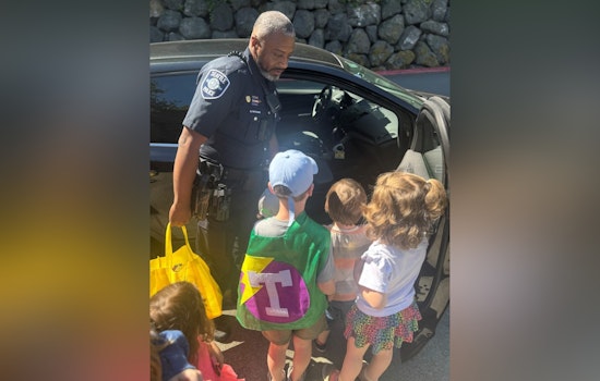 Seattle Police Engage with Kids at Local School Summer Camp for 'Community Helpers' Week