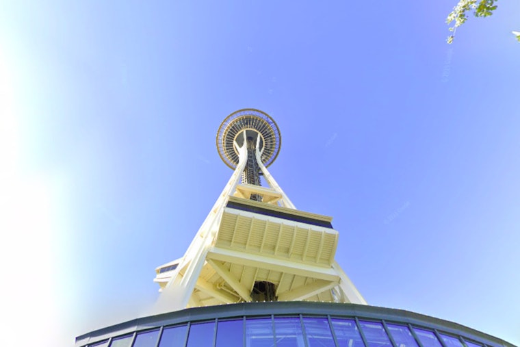 Seattle Welcomes Sunny Skies and Warm Temperatures as Evening Brings Clouds and Light Winds