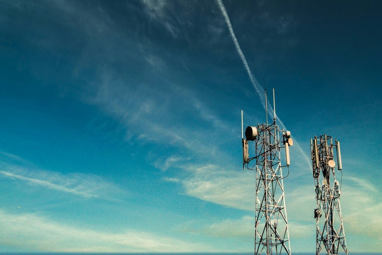 Senate Demands Unclassified Report on U.S. Phone Network Flaws Amid National Security Fears