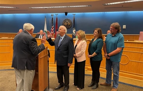 Stevan Pippin Takes Oath as Newest Brentwood City Commissioner, Set to Enhance Urban Forestry on Tree Board