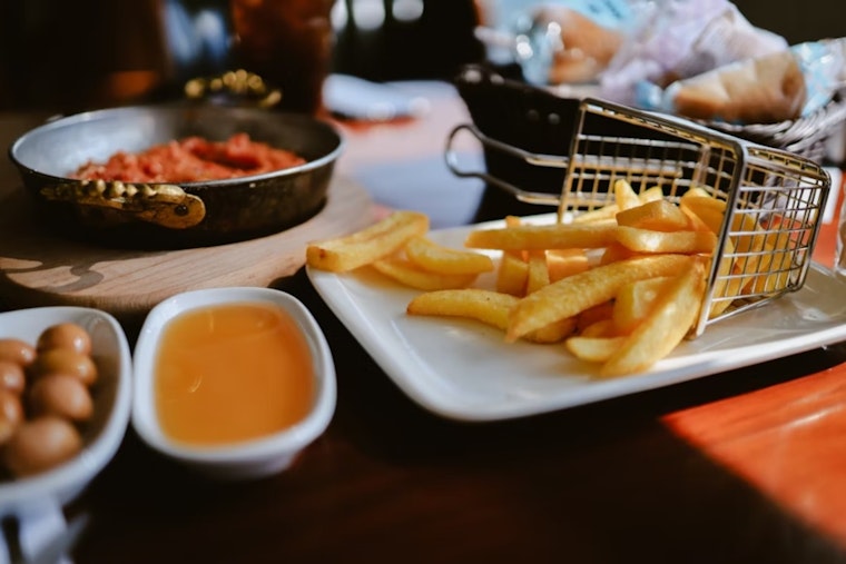 Study Reveals US Vacation Renters Leave Behind $2 Billion in Uneaten Food Annually