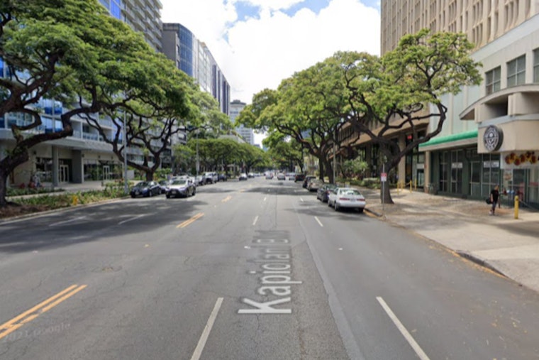 Swift Response from HFD Controls Rubbish Fire Under Bus on Kapiolani Boulevard in Honolulu