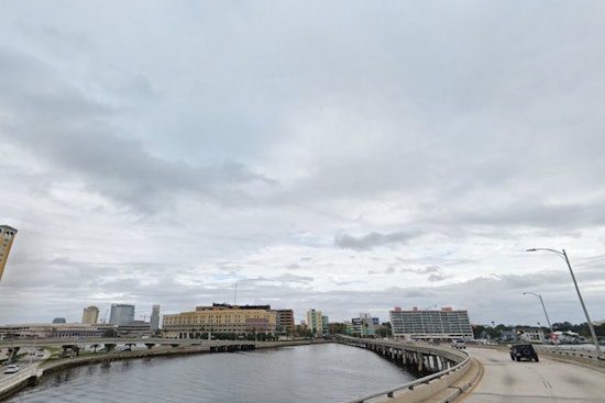 Tampa Residents Brace for Mix of Sunshine and Thunderstorms, Heat Index to Soar Up to 106 Degrees