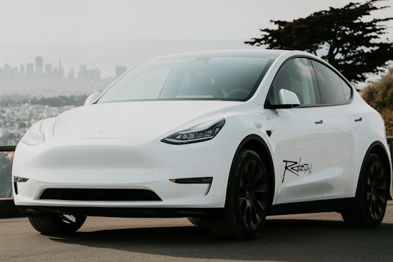 Tesla's Bay Area 'Robotaxi' Rollout Has Human Drivers & Is Only For Tesla Employees