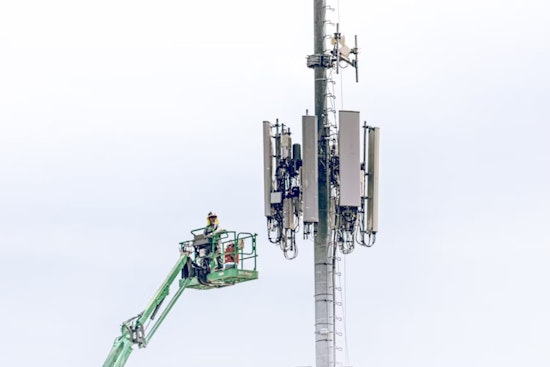 Unscheduled Data Cable Disruption Causes Internet Outage and Traffic Delays in Euless