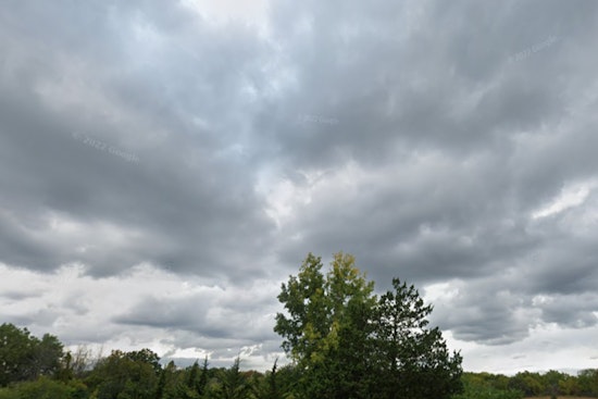 Variable Weather Ahead for Milwaukee with Showers and Sun in NWS Forecast