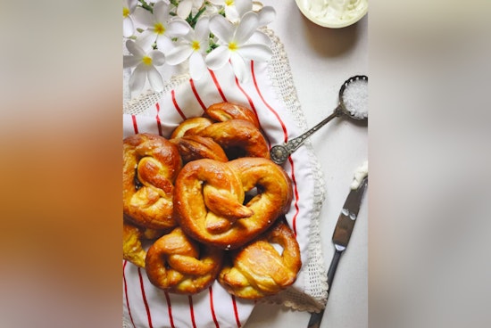 Worcester Welcomes New Philly Pretzel Factory Location with Grand Opening Event and PlayStation 5 Giveaway