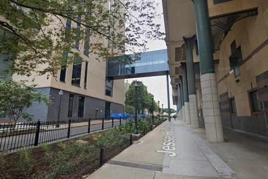 19-Year-Old Victim of Gunshot Wound Seeks Help at Grady Memorial Hospital, Atlanta Police Investigate Shooting