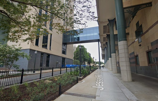19-Year-Old Victim of Gunshot Wound Seeks Help at Grady Memorial Hospital, Atlanta Police Investigate Shooting