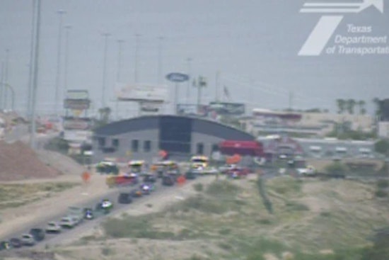 6 Injured in West El Paso Rollover Crash at N Desert Blvd and Thorn Ave, Traffic Disrupted