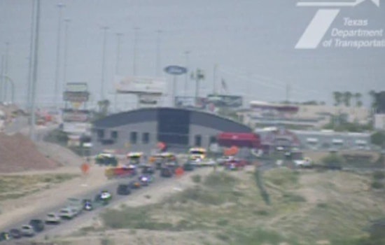 6 Injured in West El Paso Rollover Crash at N Desert Blvd and Thorn Ave, Traffic Disrupted