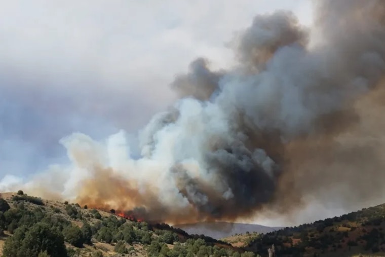 61 000 Acres Engulfed by Wildfires Near Meeker Colorado Gov Polis
