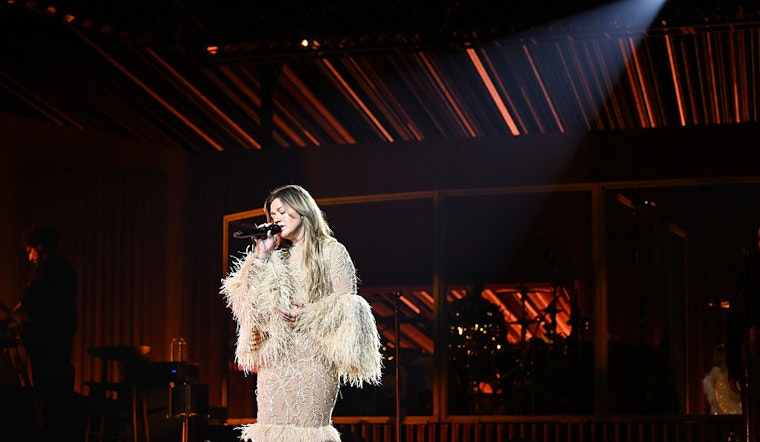 Kelly Clarkson Postpones Vegas Residency Amid Ex-Husband's Illness