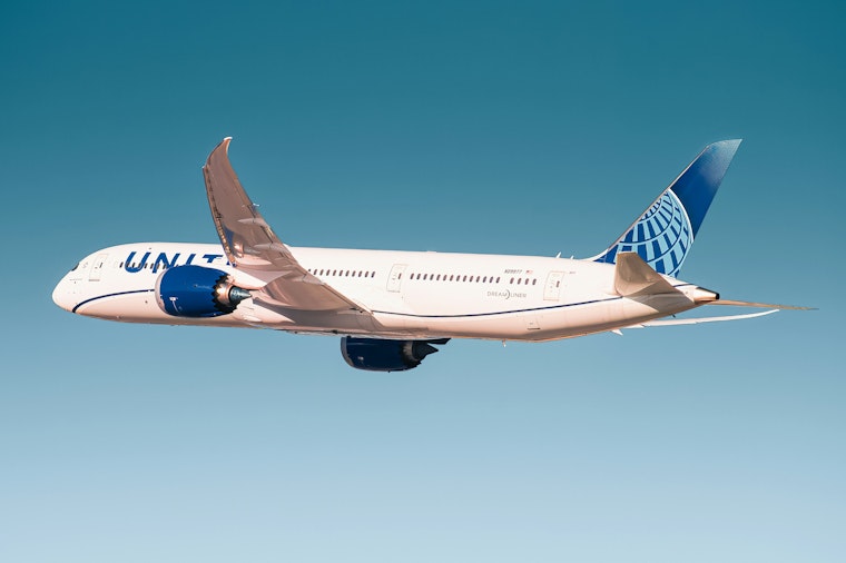 United Airlines Boosts Hawaii Service With Local Menu Upgrades