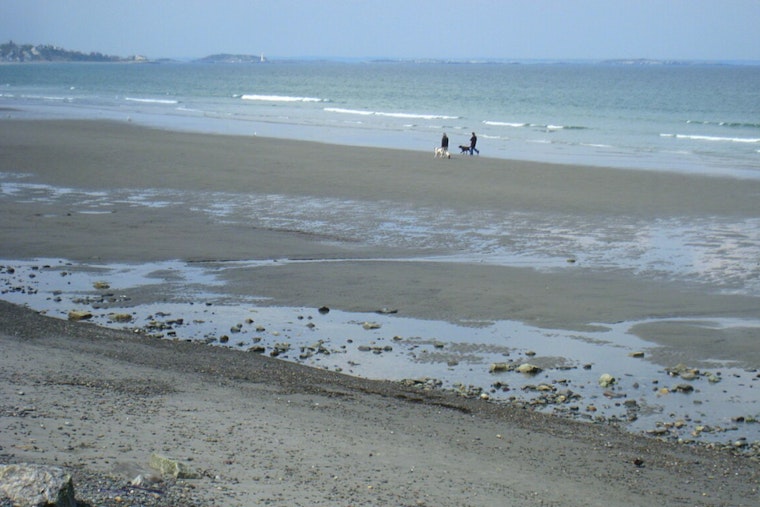 Boater Dies After Vessel Capsizes Off Nantasket Beach in Hull, MA; State Police Confirm