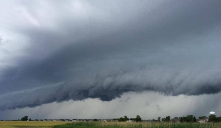 Chicago Area Hit by Severe Storms, 68,000 Without Power