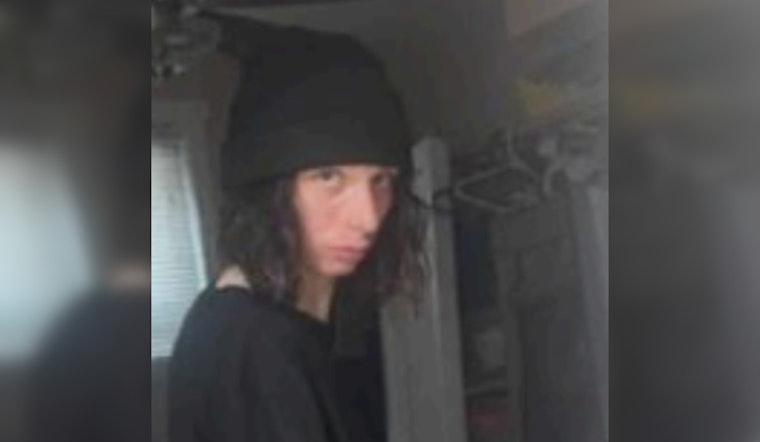 Chicago Police Seek Public's Aid in Locating Missing 21-Year-Old Jaden Kinnett