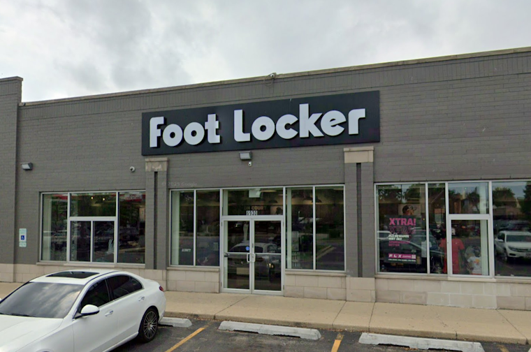 Chicago's West Englewood Foot Locker Hit by "Smash-and-Grab" Burglary, Suspects at Large