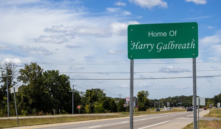 Clarksville Honors NFL Veteran and Hometown Hero Harry Galbreath with Commemorative Sign