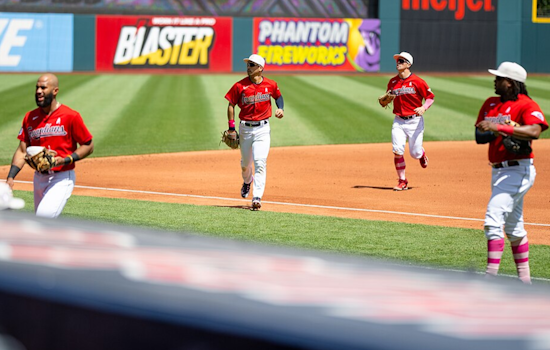 Cleveland Guardians Dominate Chicago White Sox 9-5, Extending Winning Streak in Playoff Hunt