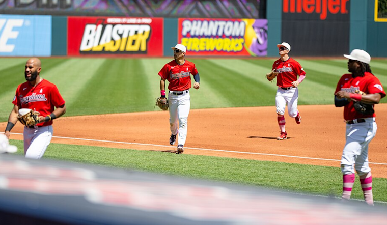 Cleveland Guardians Dominate Chicago White Sox 9-5, Extending Winning Streak in Playoff Hunt