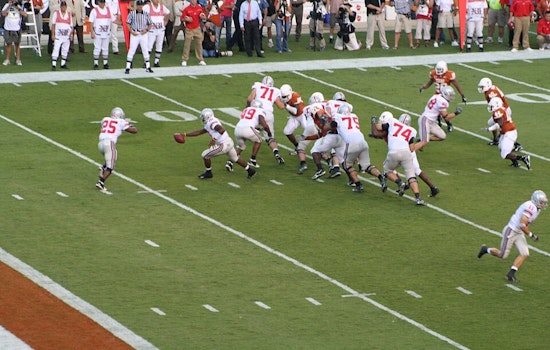 Columbus Countdown: Ohio State Braces for Epic Gridiron Battle Against Top-Seeded Texas in Season's Most Anticipated Football Frenzy
