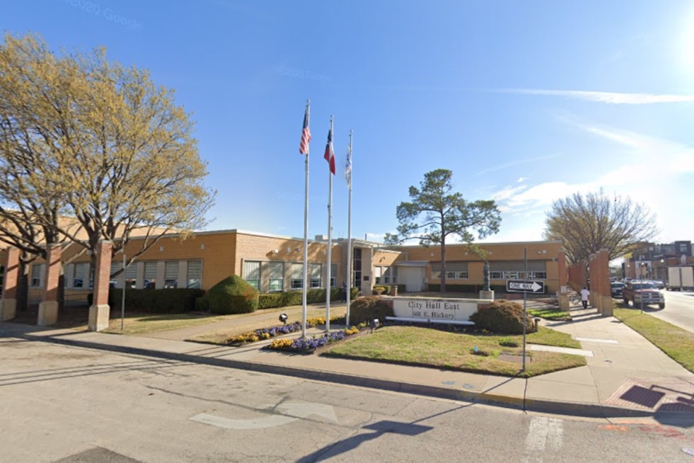 Denton Police Investigate Downtown Shooting Incident Resulting in One Fatality, Suspect Detained
