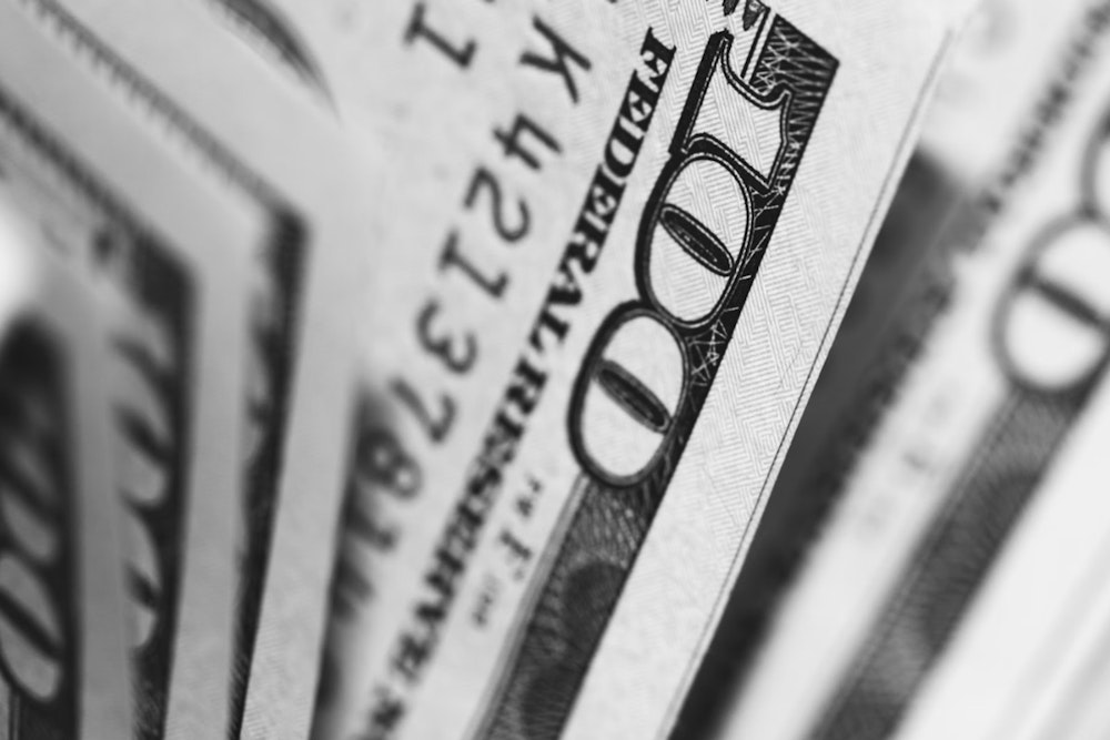 $200 Million Ponzi Scheme Uncovered by New York Prosecutors in Water Vending Machine Scam Targeting Investors and Veterans