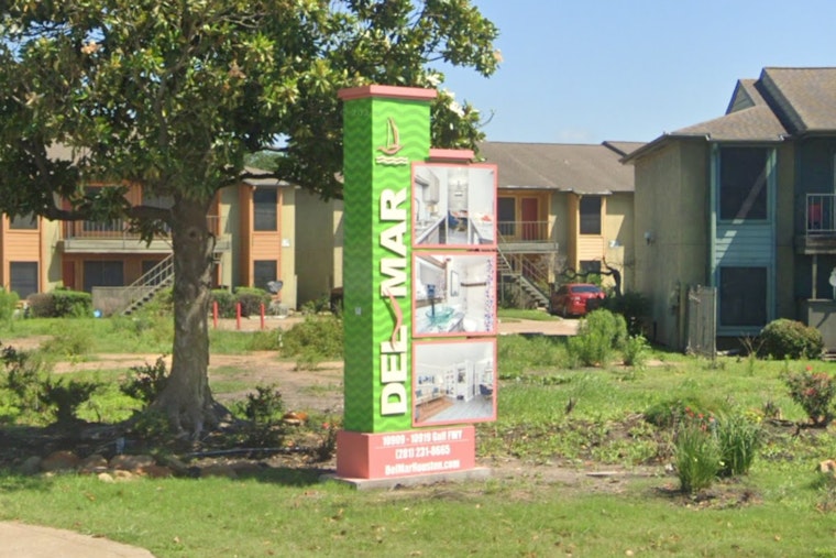 Firefighters Battle Two-Alarm Blaze at Del Mar Apartments in Southeast Houston, No Injuries Reported