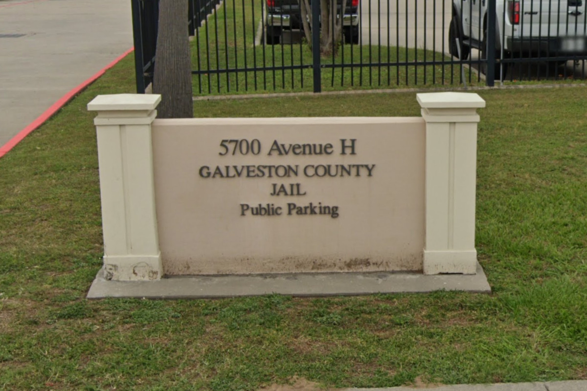 Former Galveston County Jail Officer Indicted for Criminally Negligent