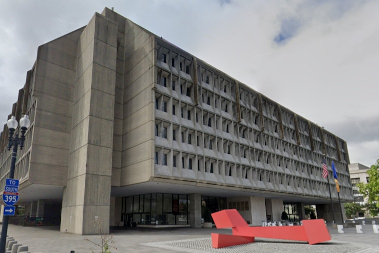 HHS Ditches mRNA Vaccine Program Amidst Safety Concerns, Biotech Firms and Academic Giants Face $500M Cutback