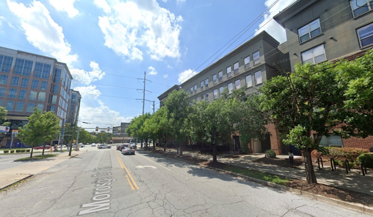 High-Speed Chase in Northeast Atlanta Ends with Car Crashing into Buckhead Apartment Building, Injuring Three