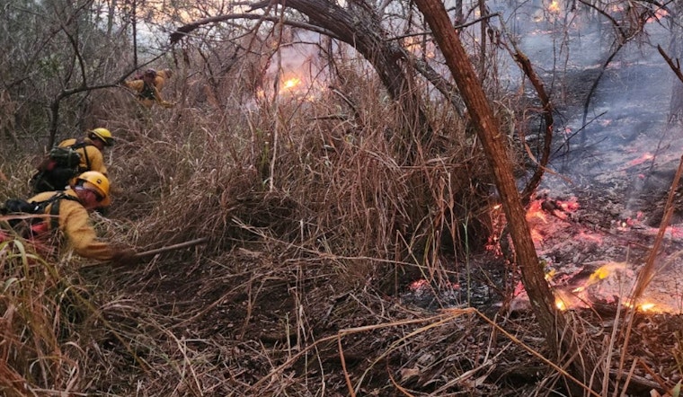 Honolulu Firefighters and Hawai‘i National Guard Battle 600-Acre Wildfire in West O‘ahu