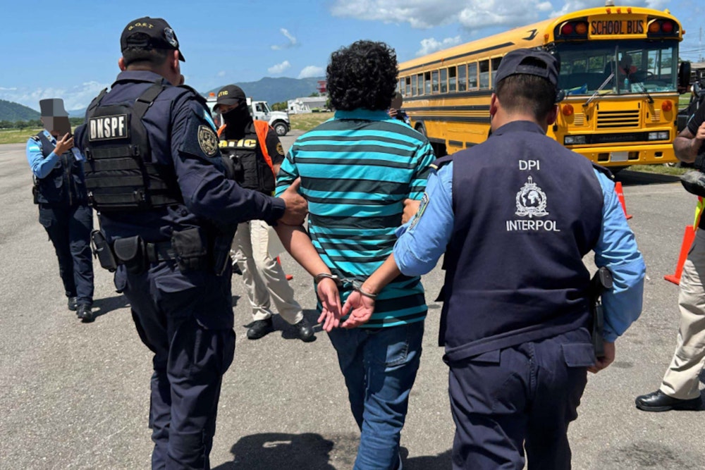 Houston Hideout Busted as ICE Deports Notorious 18th Street Gang Leader to Face Justice in Honduras
