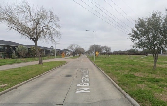 Houston Man Dies in High-Speed Crash on North Braeswood Boulevard