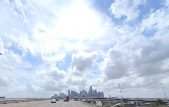 Houston on Alert for Weekend Rain and Thunderstorms, Residents Urged to Prepare for Possible Flooding