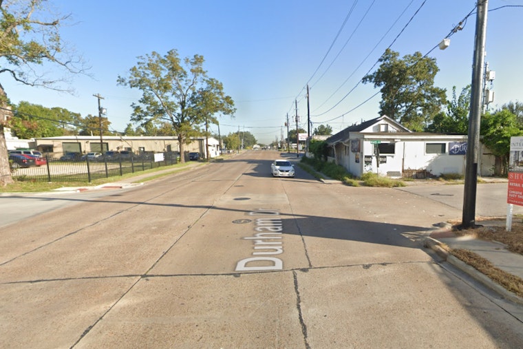 Houston Police Investigate Fatal Early Morning Crash on Durham Drive